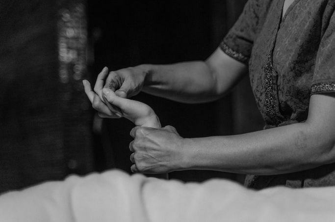 hands